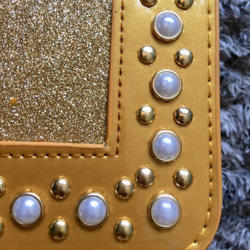 Gold Shoulder Bag 💛 - Picture 4 of 8
